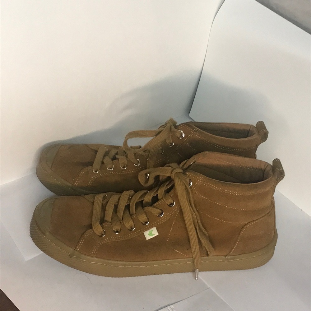 Cariuma tan suede sneakers size 10 men’s or 11.5 women’s